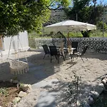 Little 2 * Himara